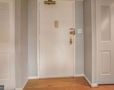 3713 S George Mason Drive - Photo Thumbnail 7