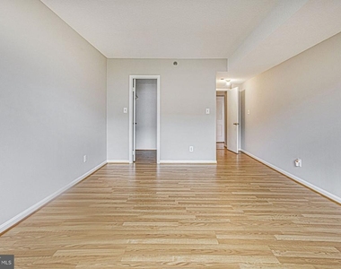 3713 S George Mason Drive - Photo Thumbnail 10
