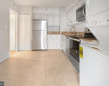 3713 S George Mason Drive - Photo Thumbnail 5