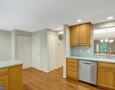 2920 Montauk Court - Photo Thumbnail 10