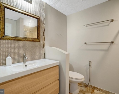 2920 Montauk Court - Photo Thumbnail 26