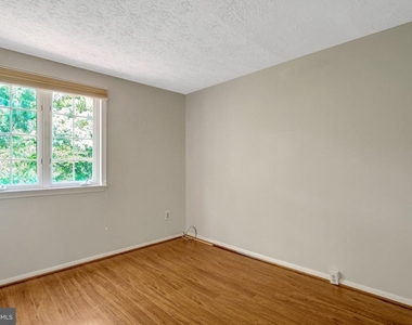 2920 Montauk Court - Photo Thumbnail 17