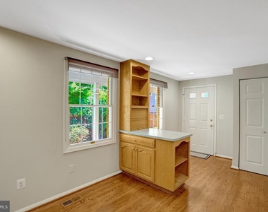 2920 Montauk Court - Photo Thumbnail 11
