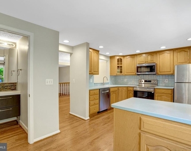 2920 Montauk Court - Photo Thumbnail 12