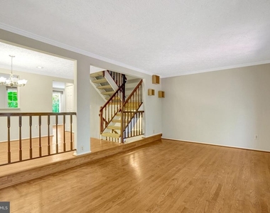 2920 Montauk Court - Photo Thumbnail 3