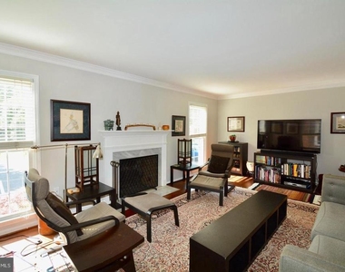 6153 Summer Park Lane - Photo Thumbnail 5