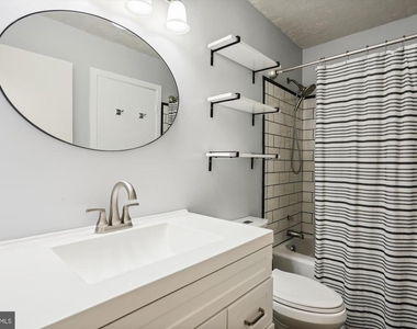 11719 Summerchase Circle - Photo Thumbnail 7