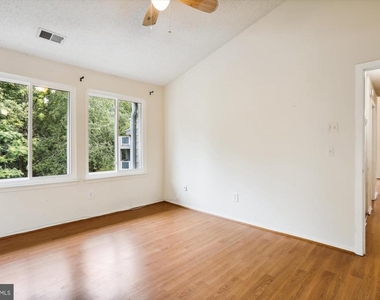 11719 Summerchase Circle - Photo Thumbnail 11