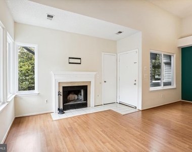 11719 Summerchase Circle - Photo Thumbnail 5