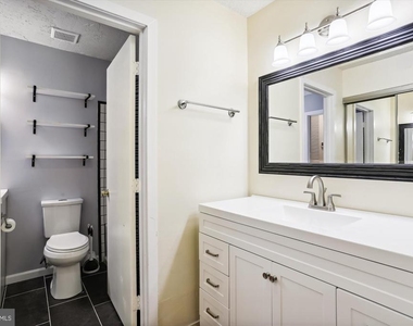 11719 Summerchase Circle - Photo Thumbnail 14