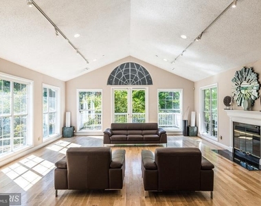 1519 Lincoln Way - Photo Thumbnail 12