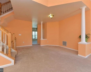 2454 Sugar Mill Way - Photo Thumbnail 8