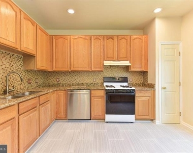 2454 Sugar Mill Way - Photo Thumbnail 4
