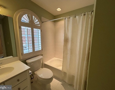 8006 Reserve Way - Photo Thumbnail 30