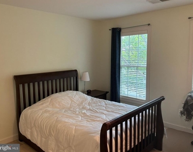 8006 Reserve Way - Photo Thumbnail 29