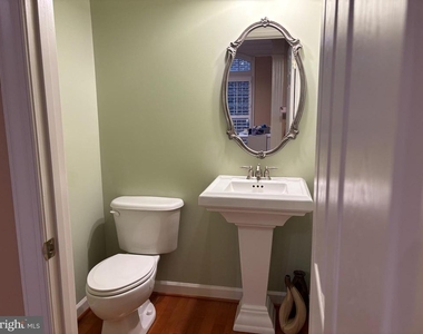 8006 Reserve Way - Photo Thumbnail 18