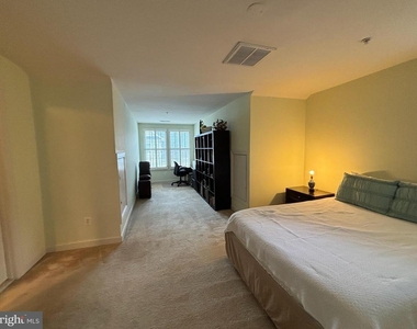 8006 Reserve Way - Photo Thumbnail 34