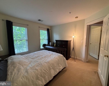 8006 Reserve Way - Photo Thumbnail 28