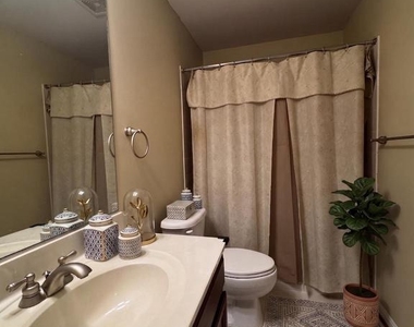 5609 Faircloth Court - Photo Thumbnail 10