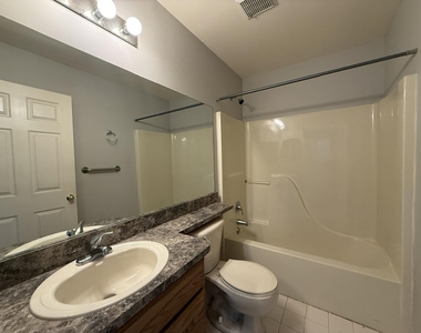 1788 Wexford Drive - Photo Thumbnail 10