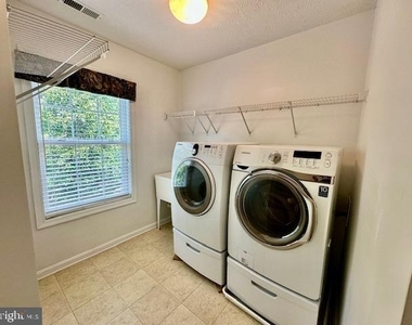 700 S Lakeview Drive - Photo Thumbnail 23