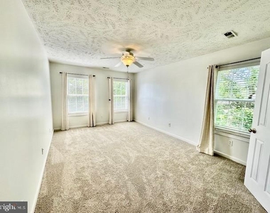 700 S Lakeview Drive - Photo Thumbnail 16