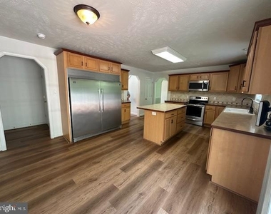 700 S Lakeview Drive - Photo Thumbnail 13