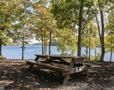 700 S Lakeview Drive - Photo Thumbnail 43