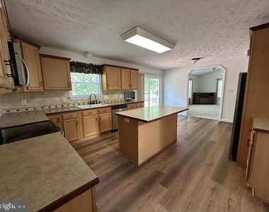 700 S Lakeview Drive - Photo Thumbnail 12