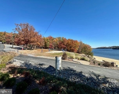 700 S Lakeview Drive - Photo Thumbnail 38