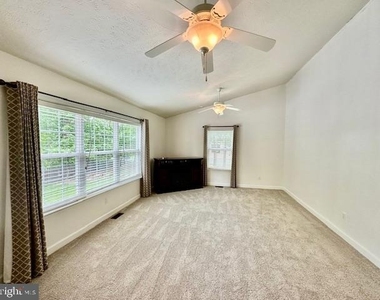 700 S Lakeview Drive - Photo Thumbnail 14