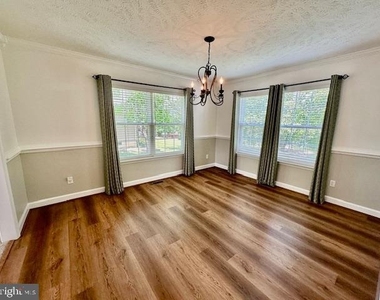 700 S Lakeview Drive - Photo Thumbnail 8