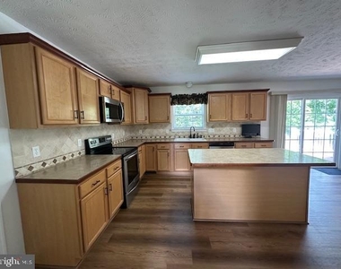 700 S Lakeview Drive - Photo Thumbnail 11