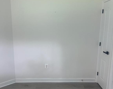 5920 Hunton Wood Drive - Photo Thumbnail 4