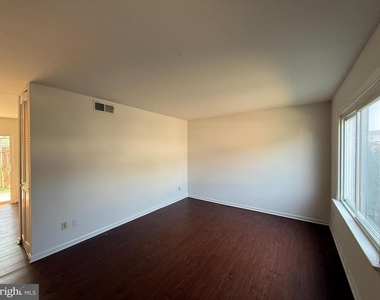 110 Hughey Court - Photo Thumbnail 4