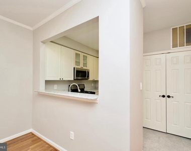 2324 Henshaw Place - Photo Thumbnail 9