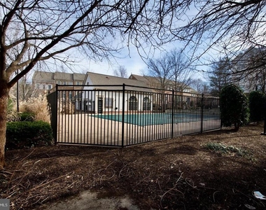 2324 Henshaw Place - Photo Thumbnail 29