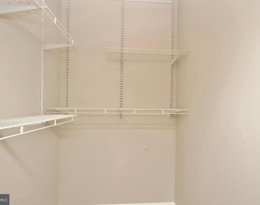 2324 Henshaw Place - Photo Thumbnail 18
