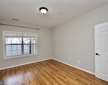 2324 Henshaw Place - Photo Thumbnail 17