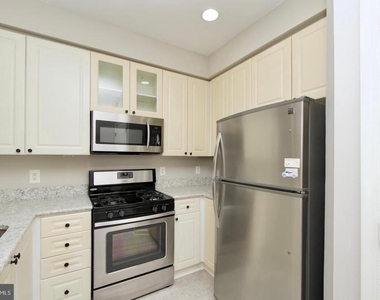 2324 Henshaw Place - Photo Thumbnail 12
