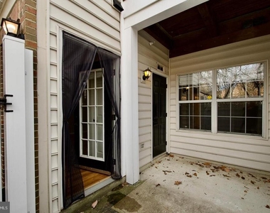 2324 Henshaw Place - Photo Thumbnail 24