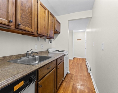 1531 Packard Street - Photo Thumbnail 3