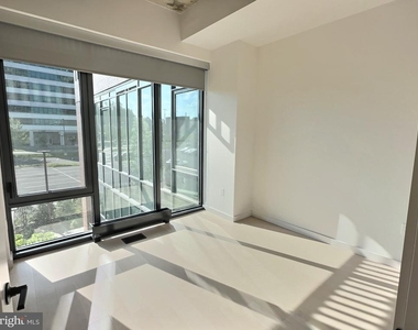 3030 Potomac Avenue - Photo Thumbnail 8