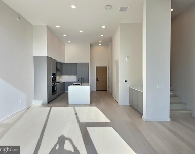 3030 Potomac Avenue - Photo Thumbnail 1