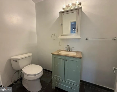2642 Pershing Drive N - Photo Thumbnail 5