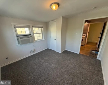 2642 Pershing Drive N - Photo Thumbnail 4