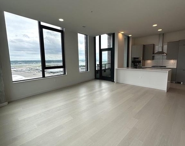 3030 Potomac Avenue - Photo Thumbnail 2