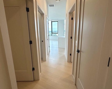 3030 Potomac Avenue - Photo Thumbnail 7