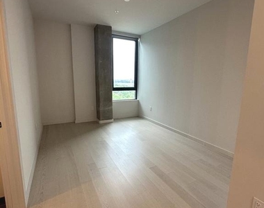3030 Potomac Avenue - Photo Thumbnail 5