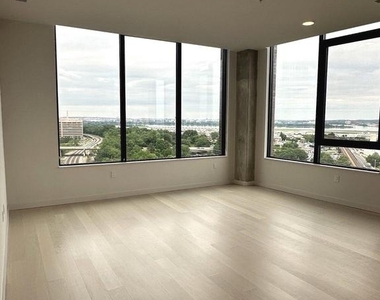 3030 Potomac Avenue - Photo Thumbnail 3
